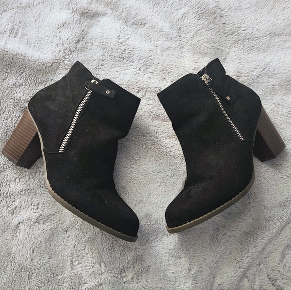 Torrid wide width black faux suede booties with stacked block heel - Picture 5 of 6